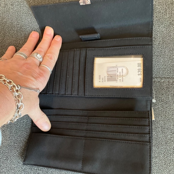NWT Nine West Black Wallet with Checkbook Multiple Credit Card Holders - Picture 5 of 10